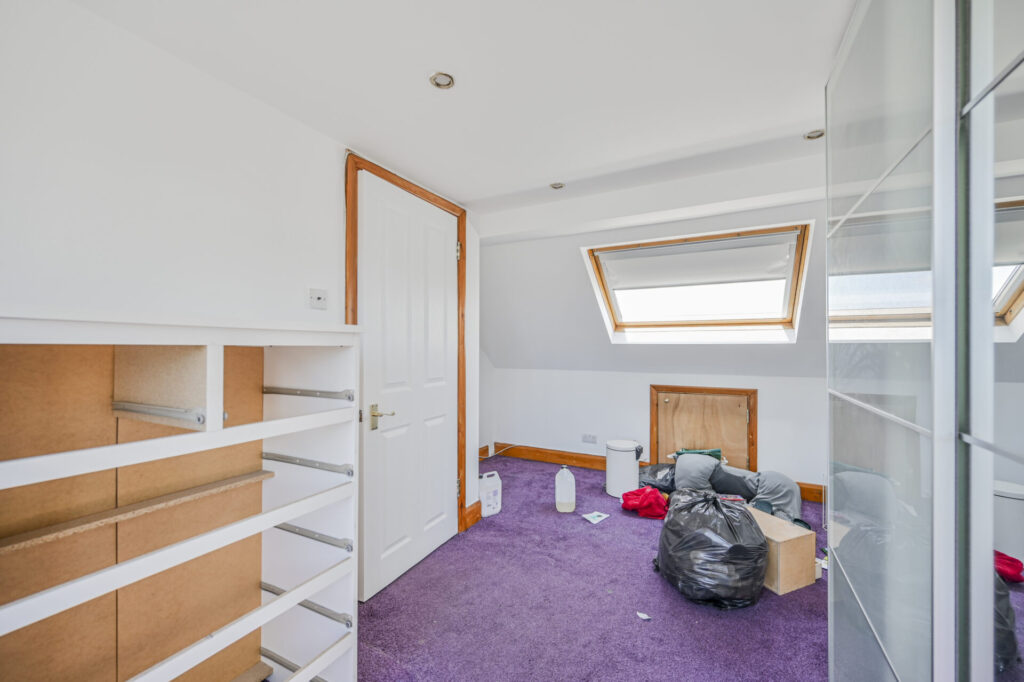 Pembroke Road - Palmers Green - London - N13