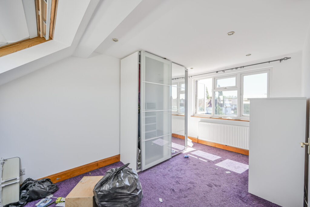 Pembroke Road - Palmers Green - London - N13