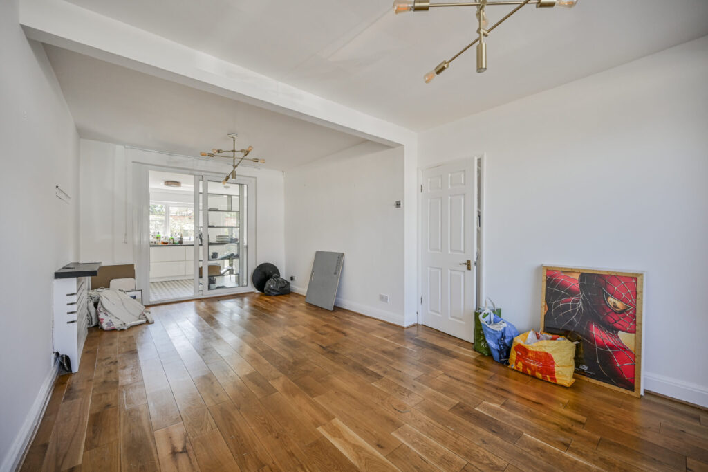 Pembroke Road - Palmers Green - London - N13