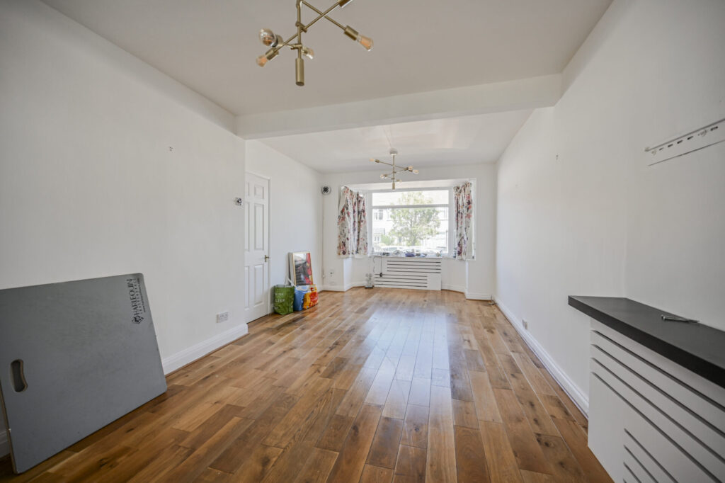 Pembroke Road - Palmers Green - London - N13