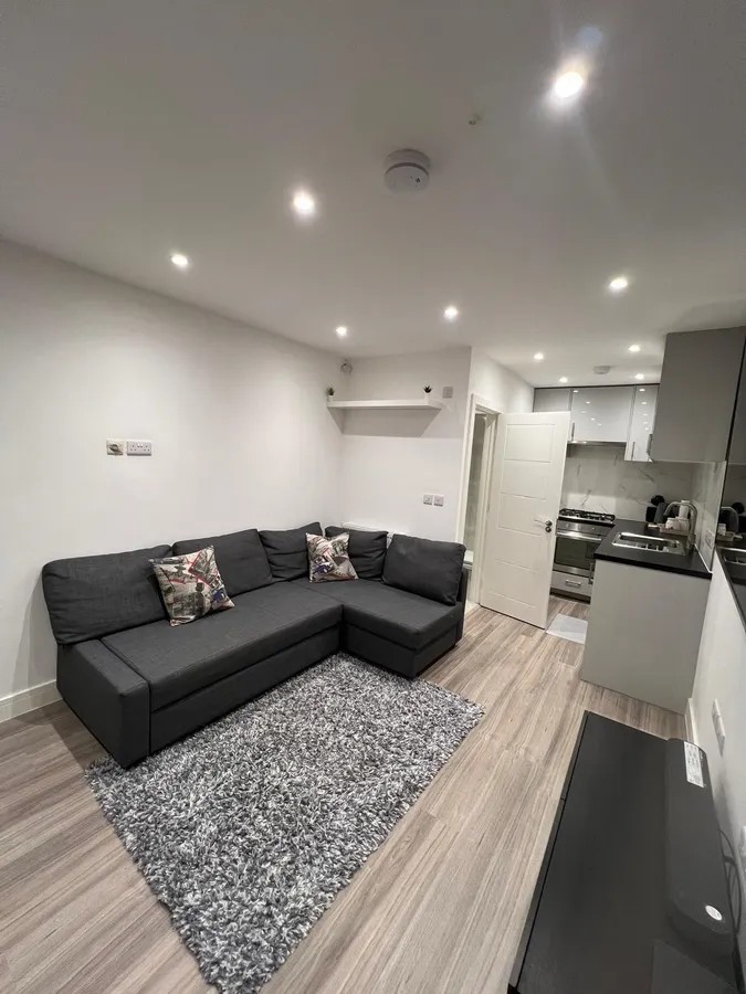Ash Grove - Palmers Green - Enfield  - N13