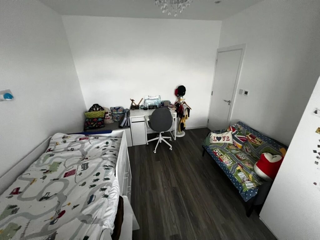 Ash Grove - Palmers Green - Enfield  - N13