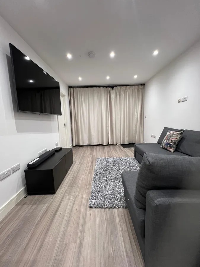 Ash Grove - Palmers Green - Enfield  - N13