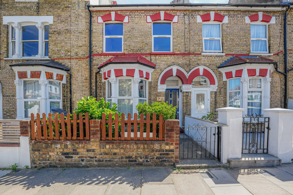 Queens Road - Bowes Park  - London - N11