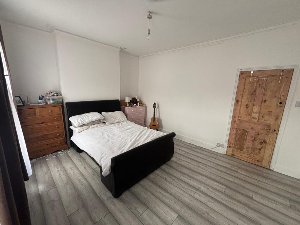Queens Road - Bowes Park  - London - N11