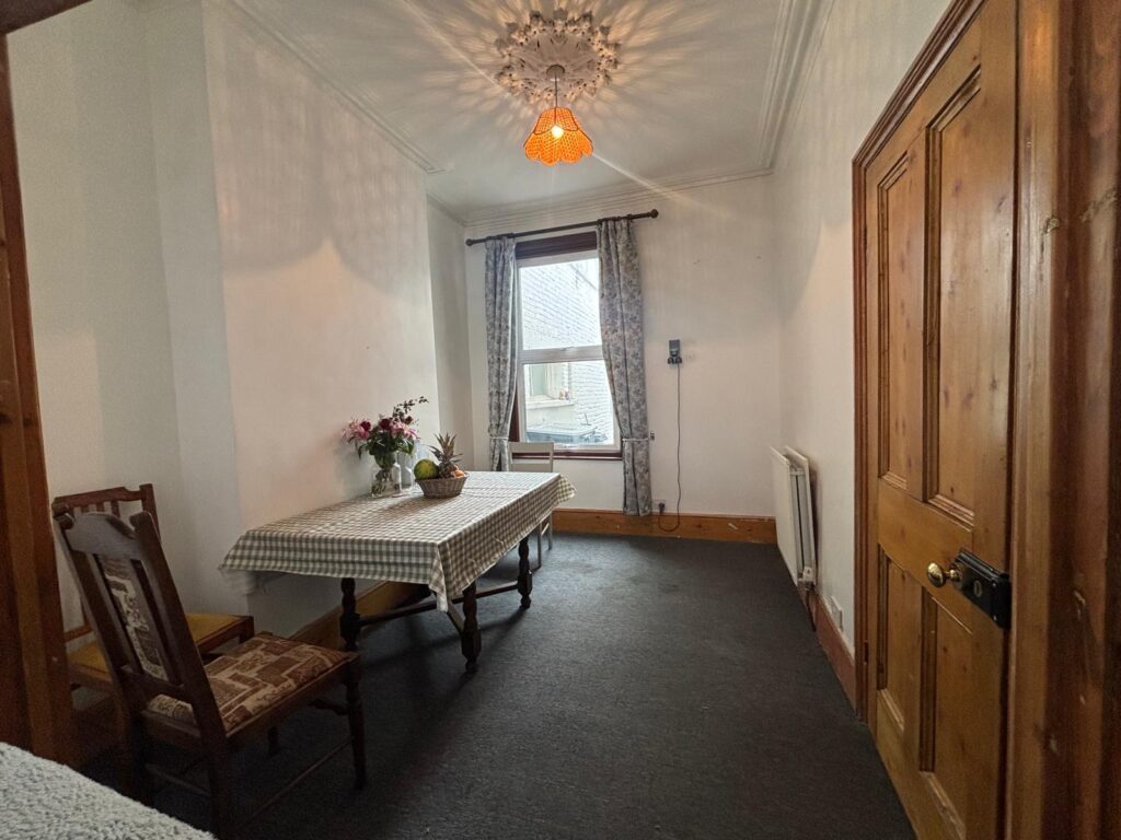 Queens Road - Bowes Park  - London - N11
